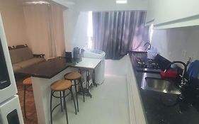 Apt 2 Quartos, 2 Banheiros em Floripa - Apt do Sérgio Arlan